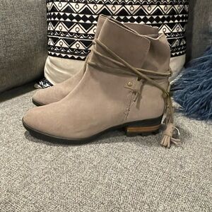 Sorel Farah Women's Taupe Ankle Booties